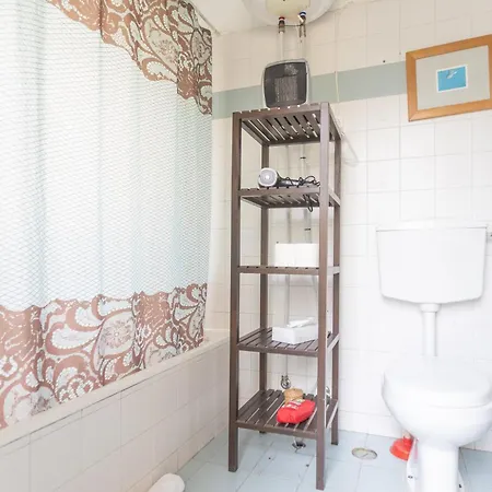Apartment Spacious 2 Bedroom Apt With Large Living Room Lisbon Lisbon