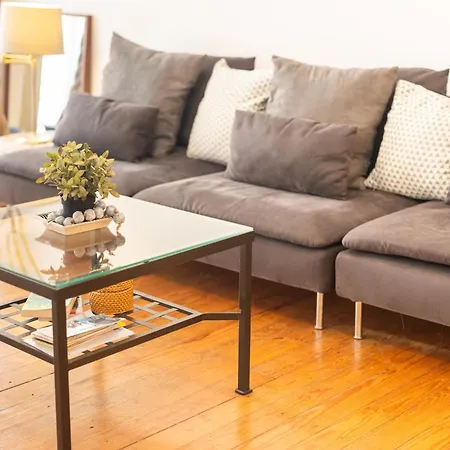 Apartment Spacious 2 Bedroom Apt With Large Living Room Lisbon *