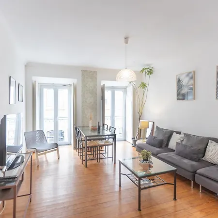 Spacious 2 Bedroom Apt With Large Living Room Lisbon * Lisbon
