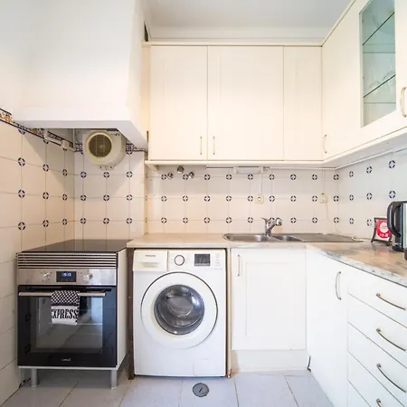 Spacious 2 Bedroom Apt With Large Living Room Lisbon * Lisbon