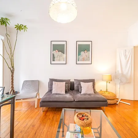 Apartment Spacious 2 Bedroom Apt With Large Living Room Lisbon *