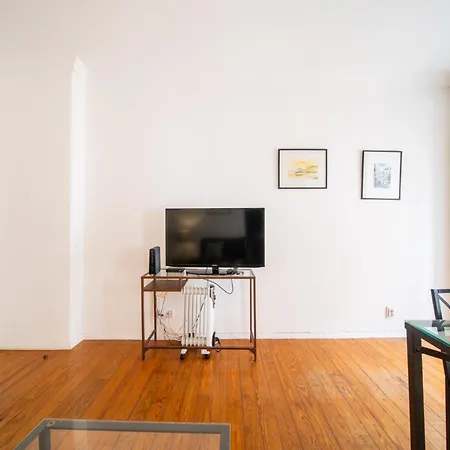 Spacious 2 Bedroom Apt With Large Living Room Lisbon Lägenhet Lisboa