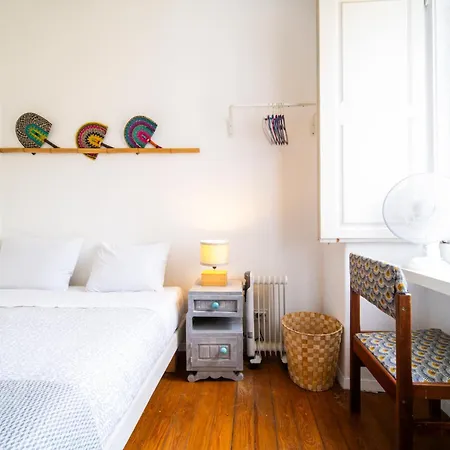 Spacious 2 Bedroom Apt With Large Living Room Lisbon Lisboa