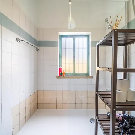 Lägenhet Spacious 2 Bedroom Apt With Large Living Room Lisbon