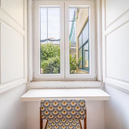 Appartement Spacious 2 Bedroom With Large Living *