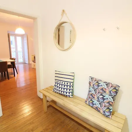 Spacious 2 Bedroom Apt With Large Living Room Lisbon Lisbon