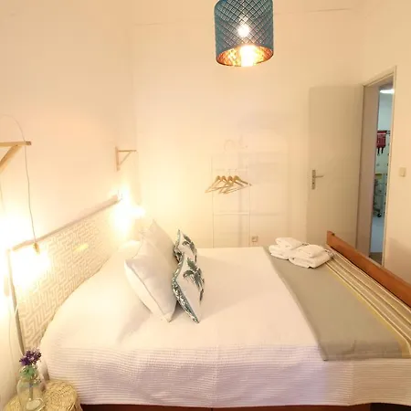 Spacious 2 Bedroom Apt With Large Living Room Lisbon * Lisbon