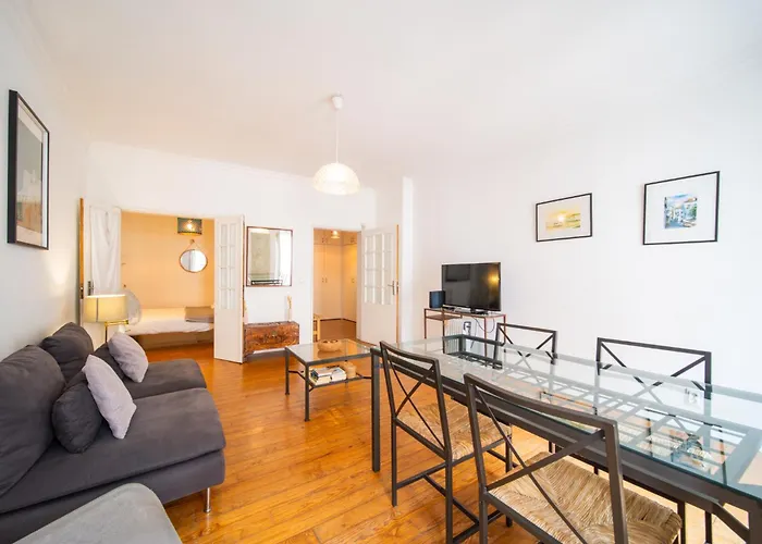 Spacious 2 Bedroom With Large Living Apartmán