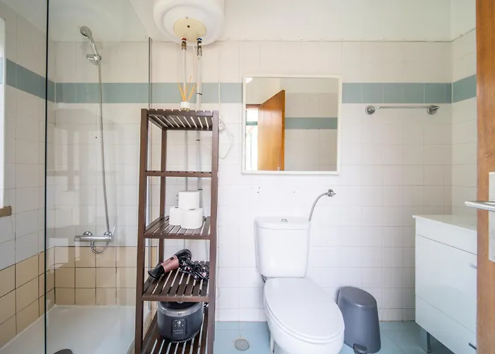 Spacious 2 Bedroom Apt With Large Living Room Lisbon *