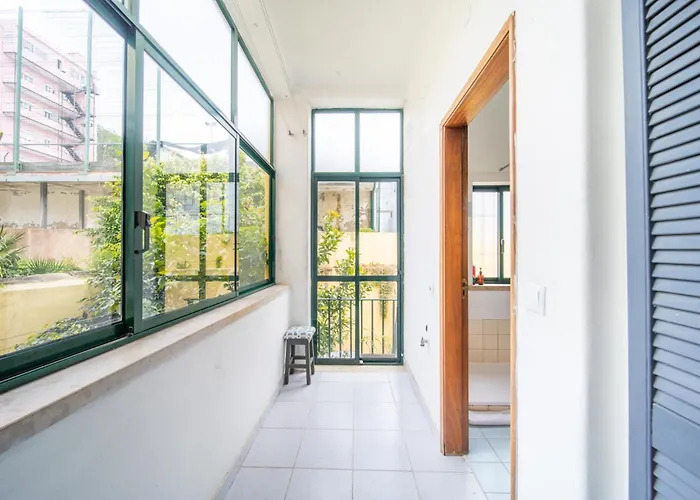 Apartment Spacious 2 Bedroom Apt With Large Living Room Lisbon