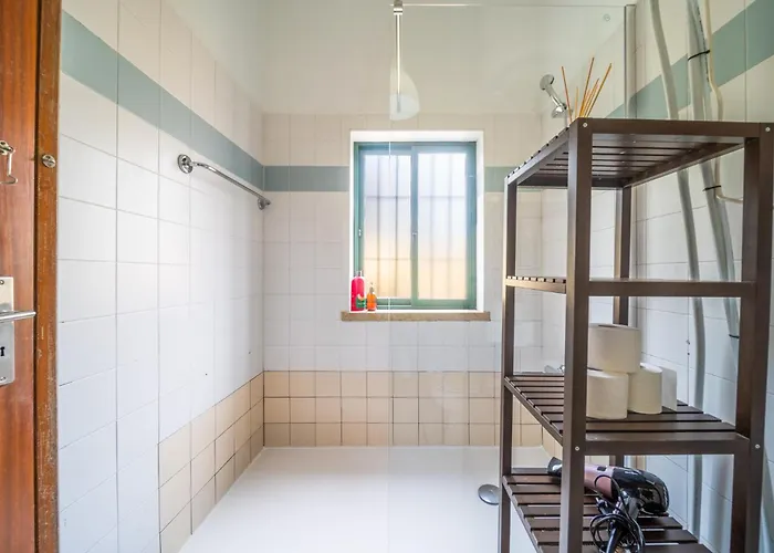 Apartment Spacious 2 Bedroom Apt With Large Living Room Lisbon