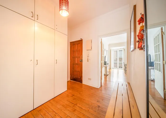 Spacious 2 Bedroom Apt With Large Living Room Lisbon Apartment *